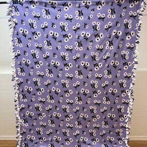White & Black Daisies Double-Sided Fleece Blanket #14 (50in W X 69in L)